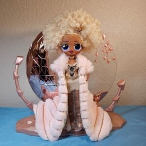 L.O.L. Surprise! Holiday O.M.G. 2021 Collector NYE Queen